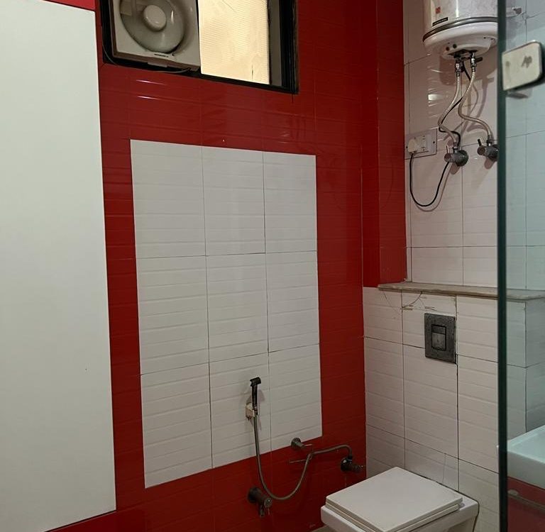 Noida sector 40 3BHK leaf finished rent
