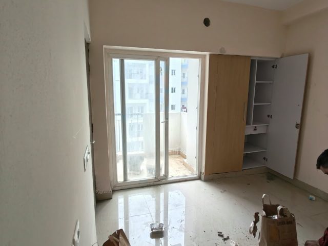 2 BHK semi furnished 1 set 3floor rent available